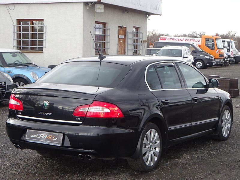 Škoda Superb 3.6FSI V6 191kW DSG 4x4  - fotka 25 z 29