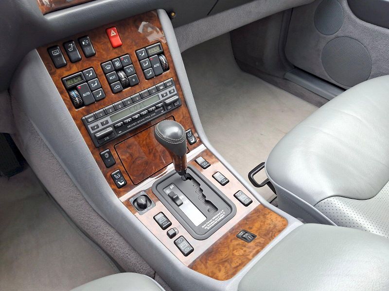 Mercedes-Benz Třídy S (1991) 400 SEL 4,2i 210kW - fotka 31 z 31
