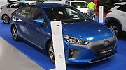 Hyundai Ioniq Electric vystavuje jeden z dealerů značky