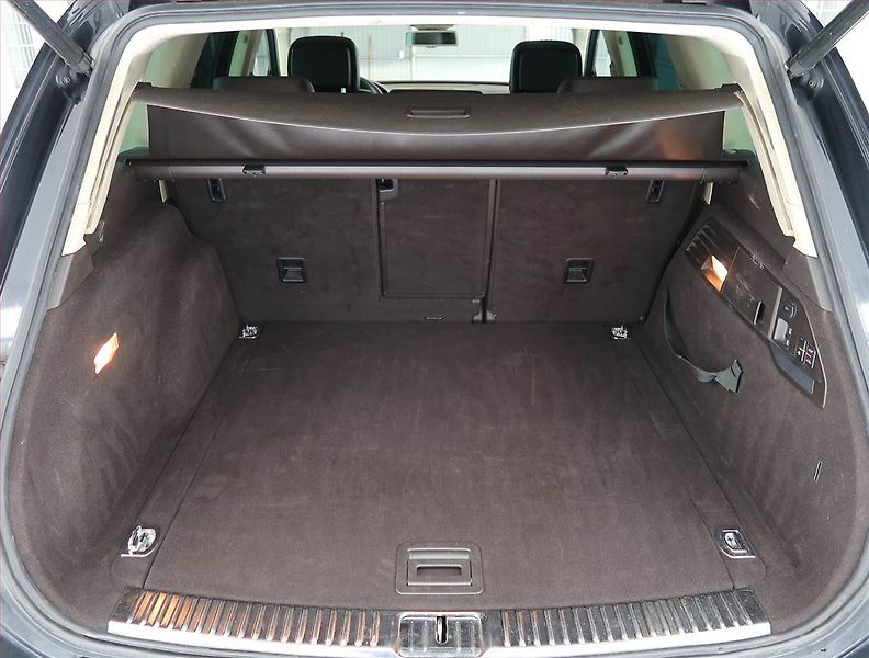 Volkswagen Touareg (2010) 3.0 TDI, 4X4, Automat, Navi - fotka 14 z 27