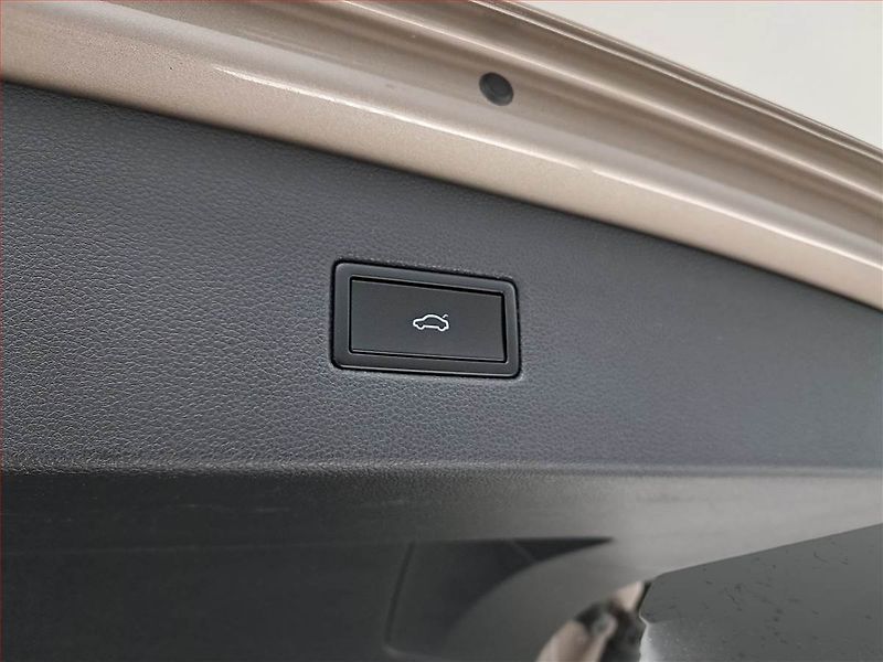 Volkswagen Tiguan (2018) 2.0 TDI - fotka 16 z 19