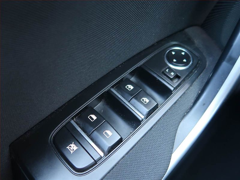 Kia XCeed (2022) Silver 1.5 T-GDI - fotka 16 z 17