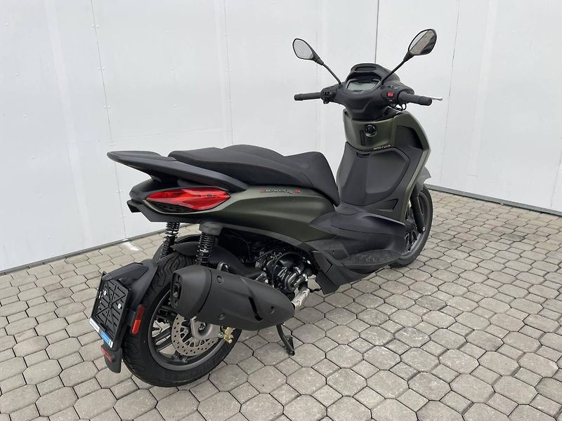 Piaggio (2025) Beverly 300 S E5 - fotka 3 z 11