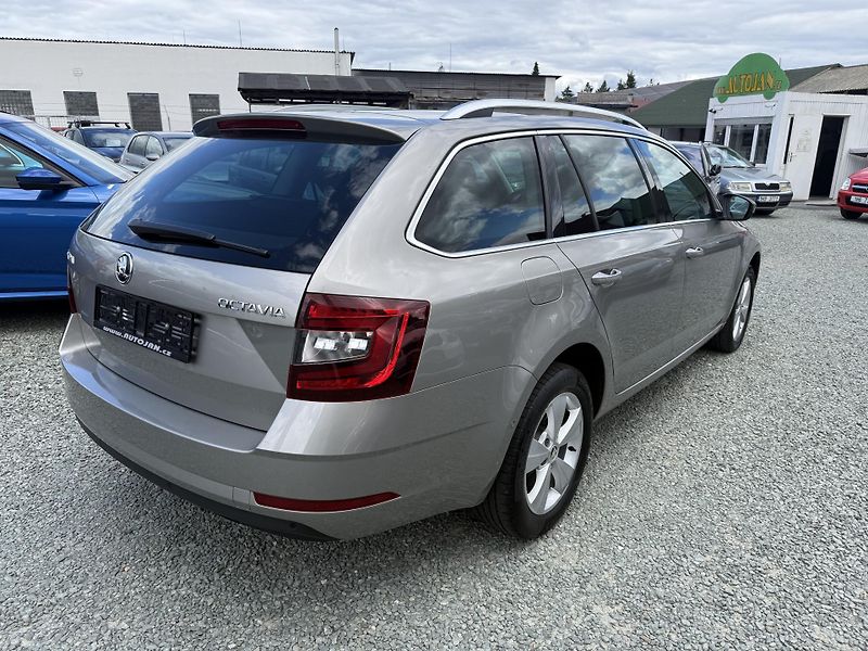 Škoda Octavia 1.5 TSI DSG STYLE - fotka 7 z 14