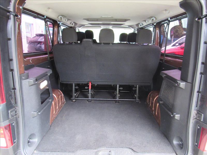 Renault Trafic 1,6 dCi 125 8 míst - fotka 24 z 27