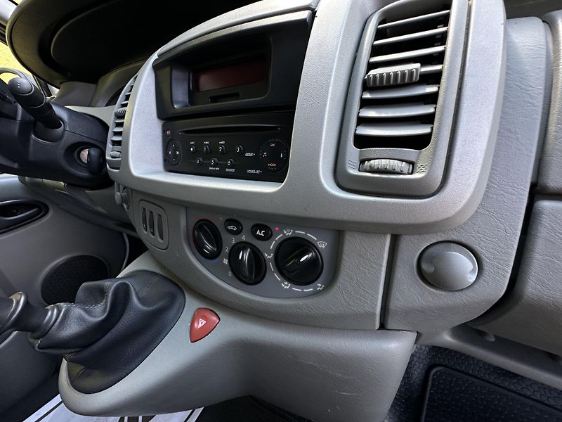 Renault Trafic (2009) 2.0dCi/84kW * KLIMA * 6.Míst  - fotka 14 z 24