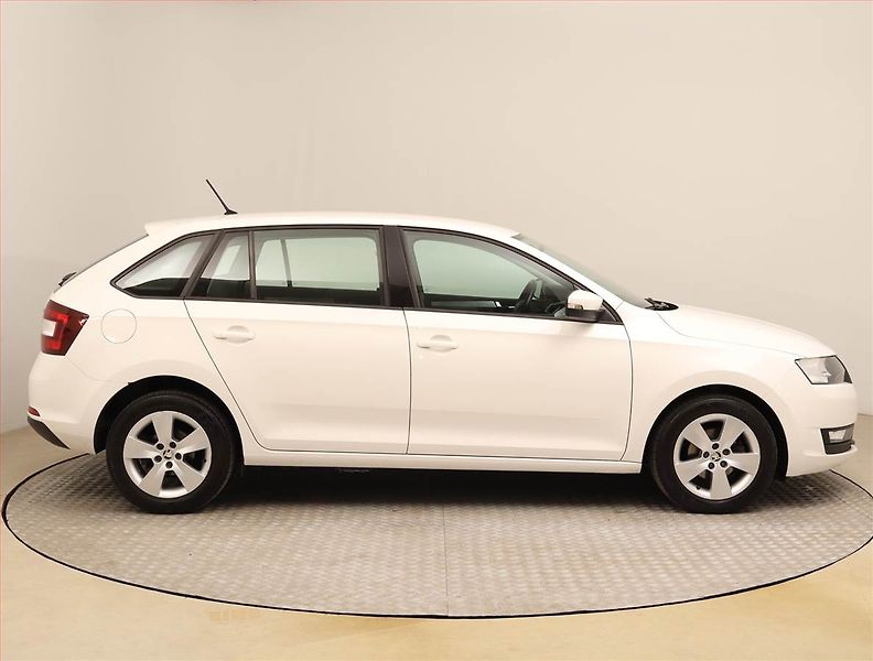 Škoda Rapid (2018) Spaceback 1.0 TSI, Serv.kniha - fotka 6 z 14