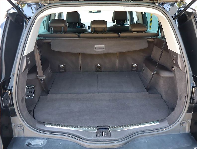 Renault Espace (2015) 1.6 dCi, 7 míst, Kůže, Navi - fotka 14 z 31