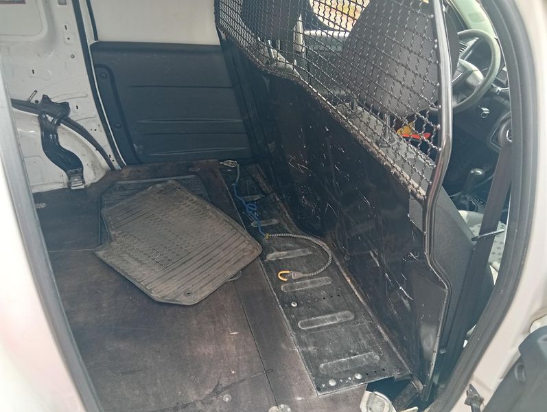 Škoda Praktik 1.2 HTP, 51kW, tažné, nová STK - fotka 14 z 18
