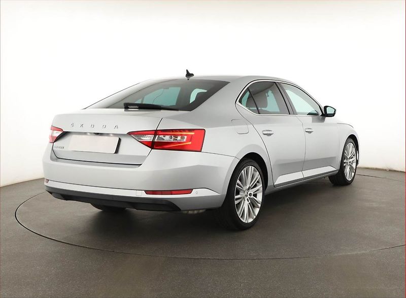 Škoda Superb (2021) 2.0 TSI - fotka 5 z 19