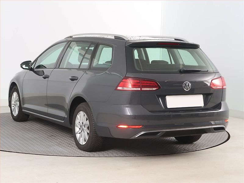 Volkswagen Golf (2018) 1.6 TDI, Serv.kniha, Tempomat - fotka 4 z 16