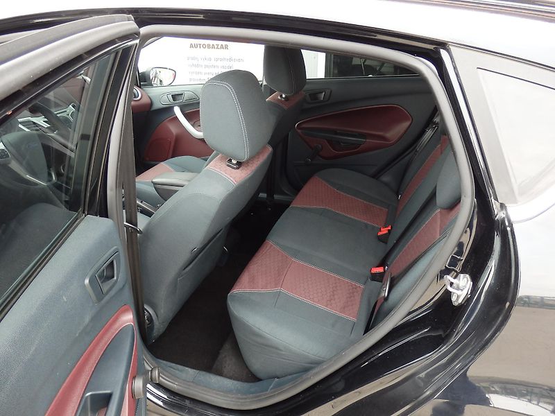Ford Fiesta 1.4i ZÁLOHOVÁNO - fotka 7 z 14