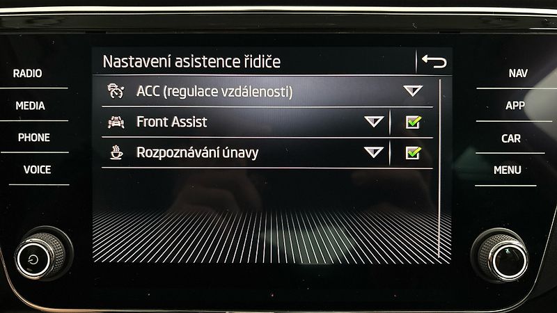 Škoda Superb 2.0 TDI DSG Style - fotka 25 z 28