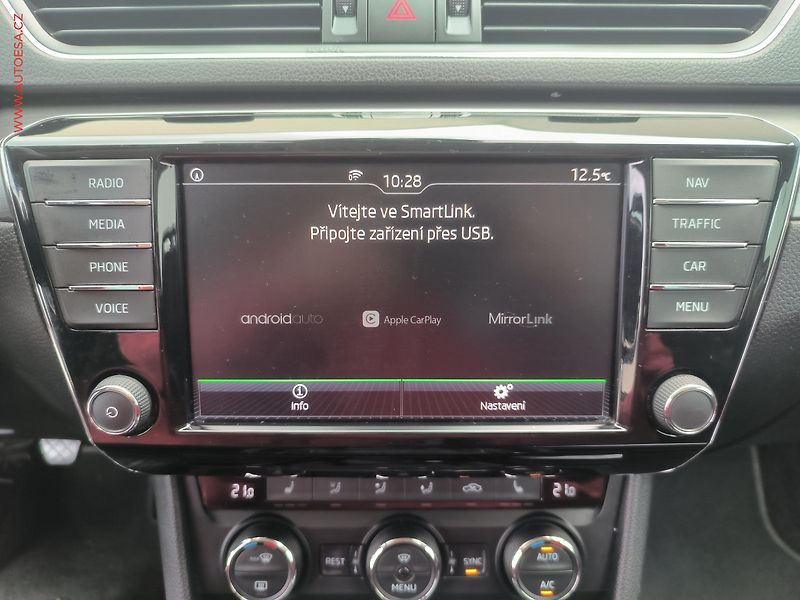 Škoda Superb (2017) 1.4 TSi, Style, bixen, panor - fotka 15 z 23