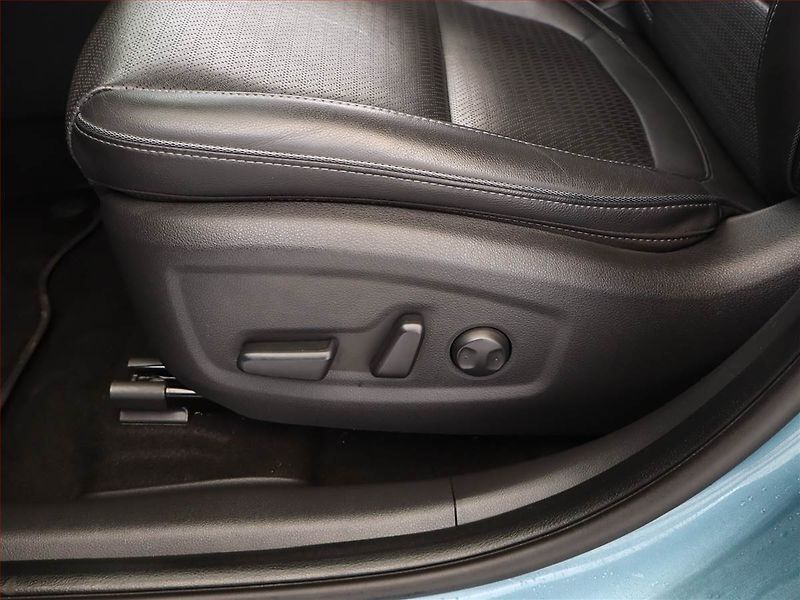 Hyundai Kona (2021) Electric 64 kWh, SoH 100% - fotka 21 z 24