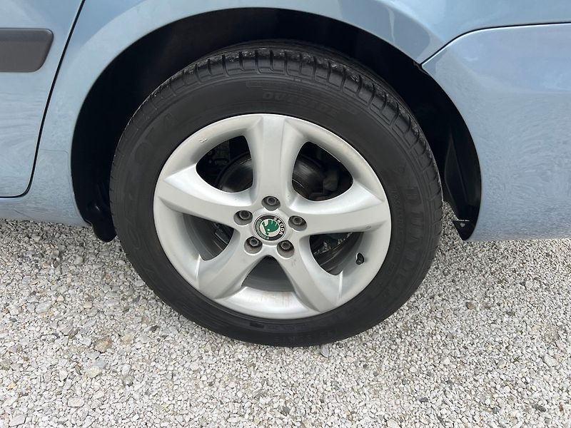 Škoda Fabia 1.6 16V - fotka 16 z 16