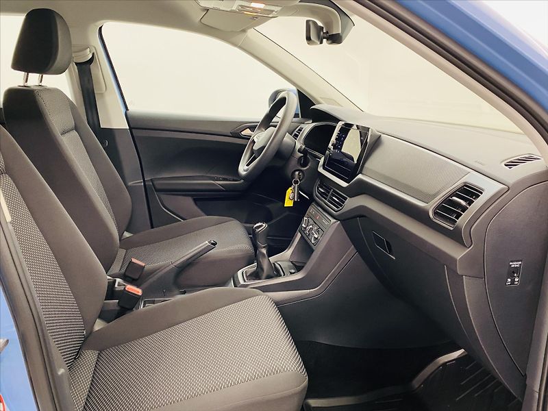 Volkswagen T-Cross 1,0 TSI 70kW Life - fotka 8 z 26