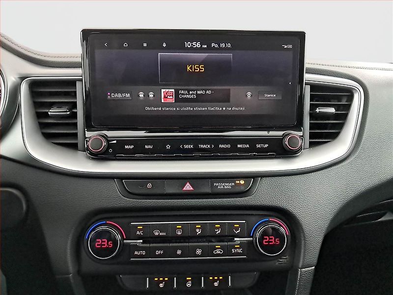 Kia Ceed (2022) 1.5 T-GDI, Automat, Serv.kniha - fotka 12 z 21