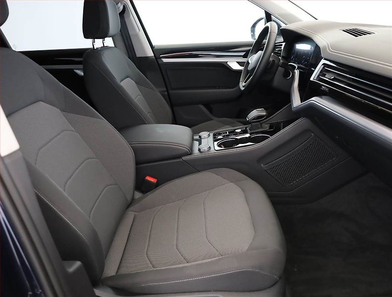 Volkswagen Touareg (2024) 3.0 TDI - fotka 7 z 21
