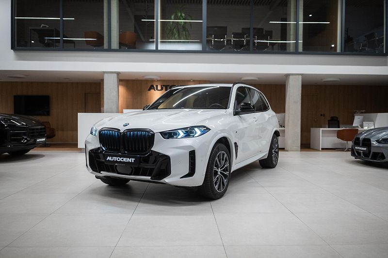 BMW X5 (2025) M30xD NEZÁVISLÉ MASÁŽE VZDUCH  - fotka 2 z 54