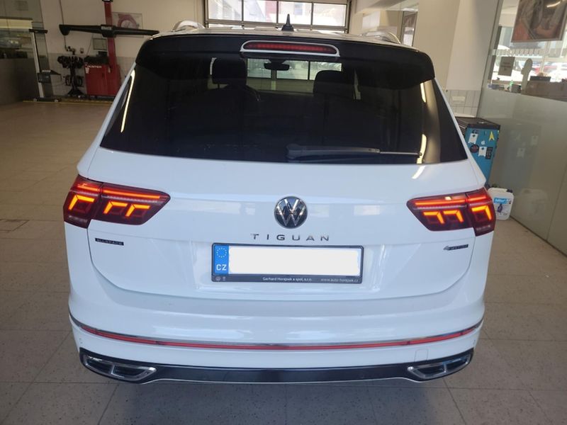Volkswagen Tiguan Allspace 2,0 TDi/110kW 4x4 DSG R-Line - fotka 5 z 14