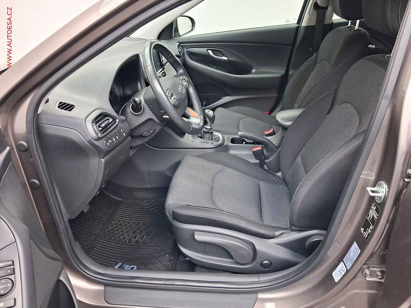 Hyundai i30 (2021) 1.5 T-GDi, 2.maj,ČR, LED - fotka 8 z 16