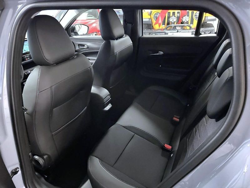 Jeep Avenger (2026) Electric Altitude 54 kWh 156k - fotka 9 z 20