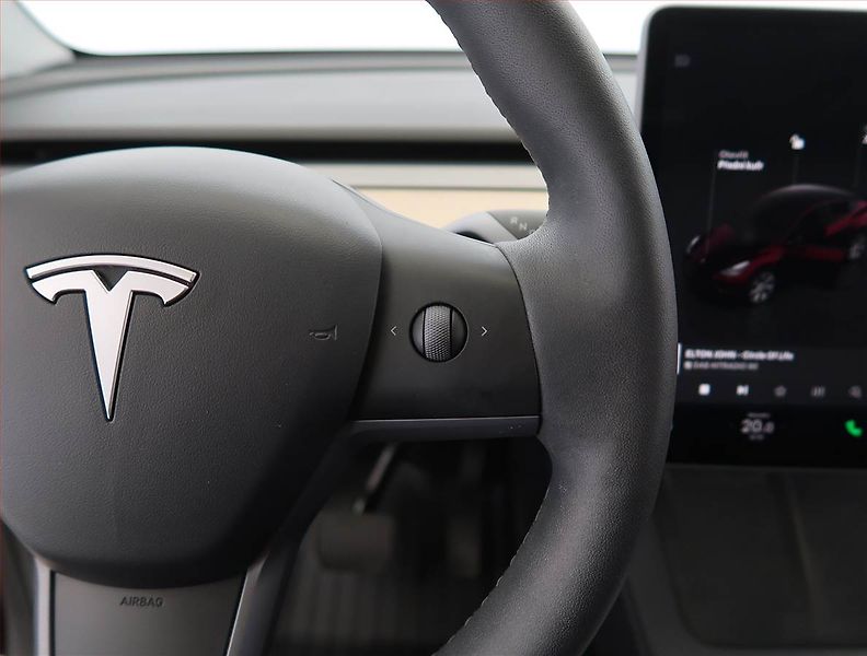 Tesla Model Y (2023) Long Range AWD 79kWh, SoH 94% - fotka 28 z 33