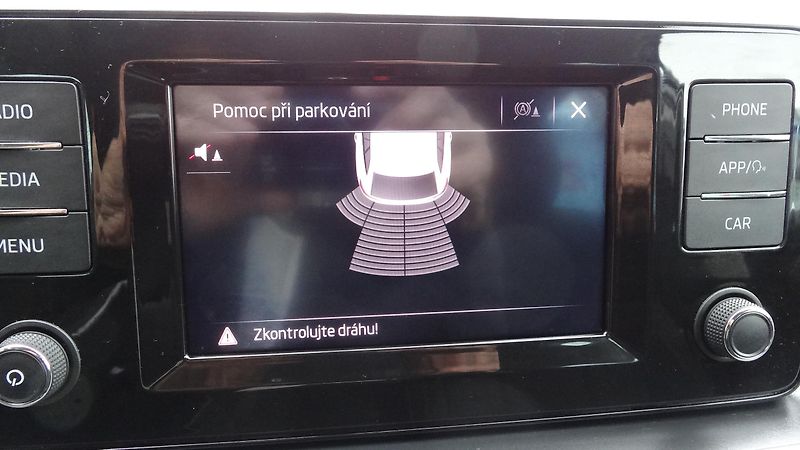 Škoda Scala 1.0TSi /CEBIA/+nová sada kol - fotka 16 z 16
