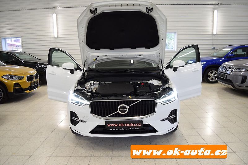 Volvo XC60 2.0 B4 AWD MOMENTUM 2022 - fotka 44 z 54