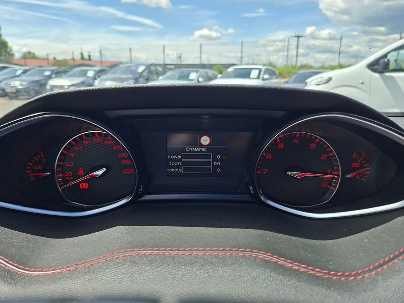 Peugeot 308 SW GT 1,6 THP 205k M6 - fotka 17 z 29