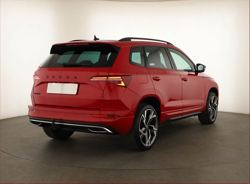 Škoda Karoq (2025) 1.5 TSI, SPORTLINE, AUTOMAT - fotka 5 z 24