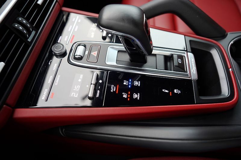 Porsche Cayenne 3.0 V6 Coupé/ČR/1.maj./340Ps - fotka 42 z 47