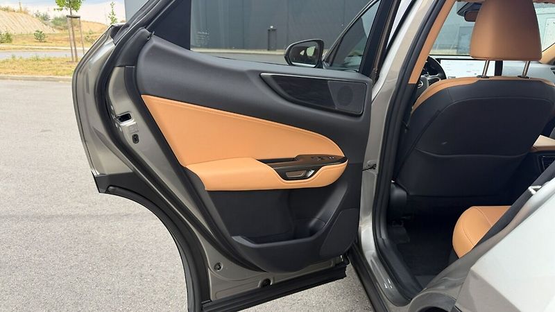 Lexus NX 350h 350H HEV PRESTIGE PLUS TECH - fotka 18 z 24