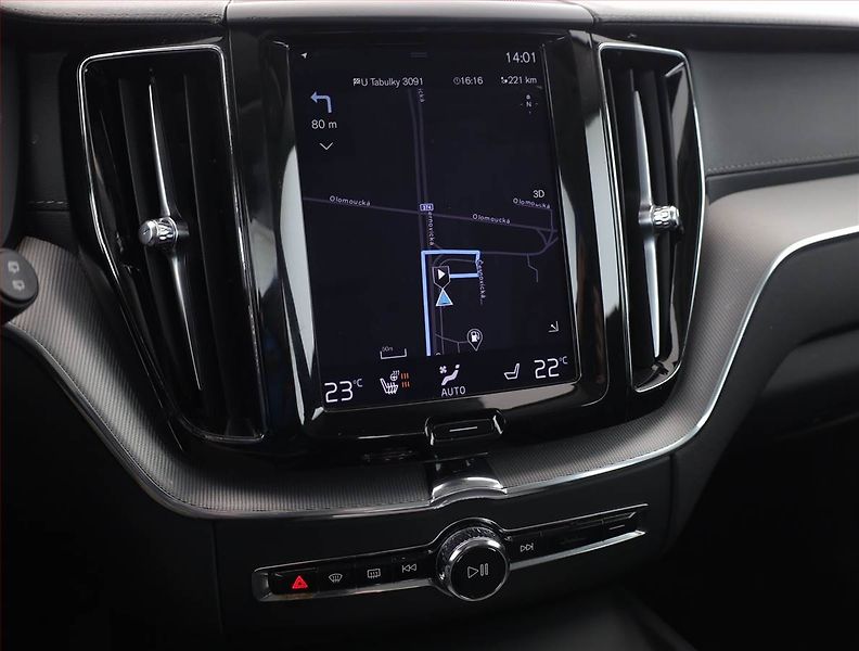 Volvo XC60 (2020) B4 AWD - fotka 10 z 22