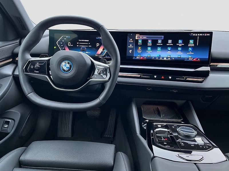 BMW Řada 5 530e xDrive Touring ada. temp. - fotka 11 z 19
