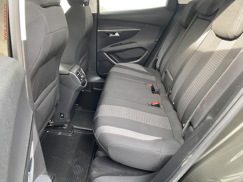 Peugeot 3008 (2018) 2.0 HDi, ČR, Active - fotka 10 z 19