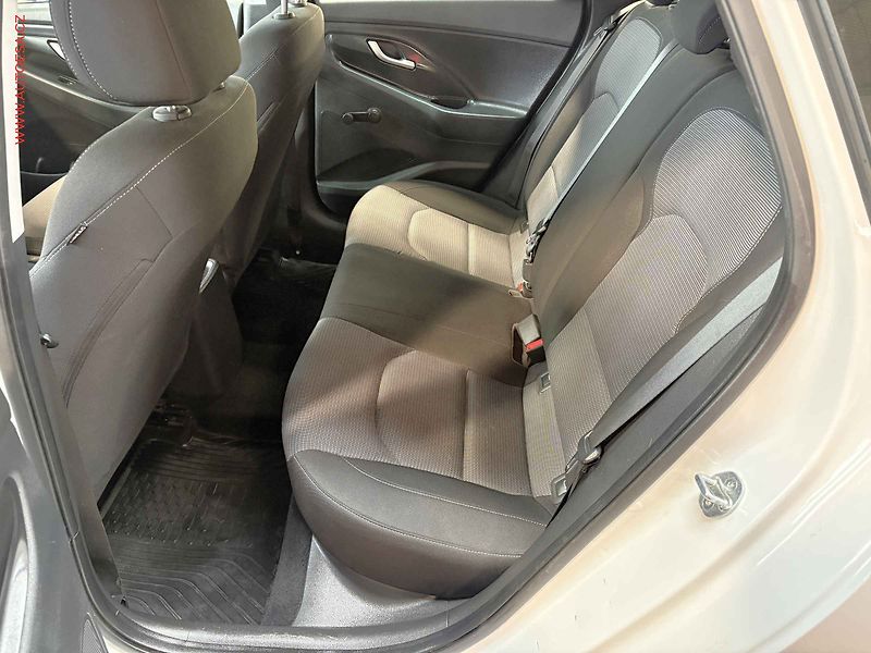 Hyundai i30 (2019) 1.4i, servis.kniha, AC - fotka 10 z 14