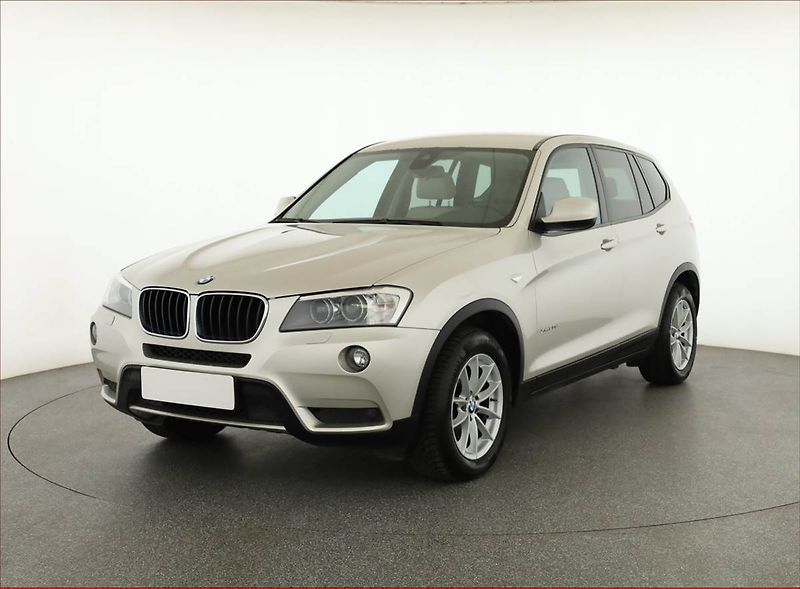 BMW X3 (2013) xDrive20d, 4X4, Automat - fotka 2 z 21