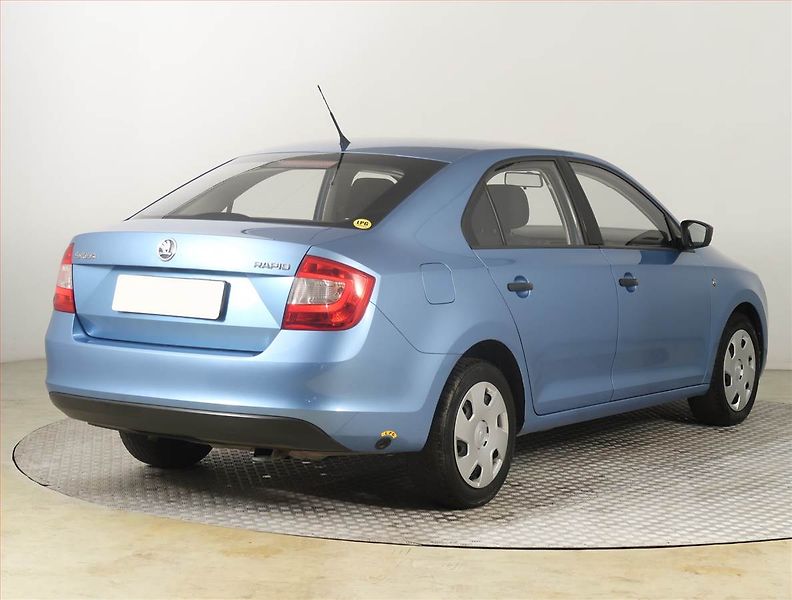 Škoda Rapid (2013) 1.2 MPI, LPG, ČR,1.maj - fotka 5 z 14