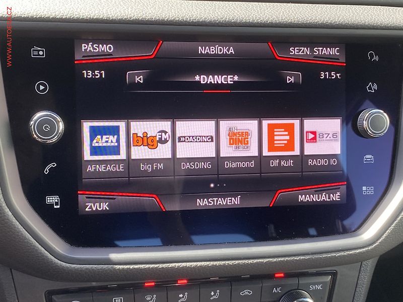 Seat Arona (2018) 1.5 TSi, FR, +ALU, LED - fotka 15 z 18