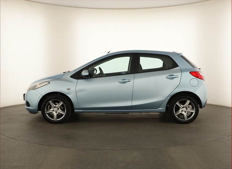 Mazda 2 (2009) 1.3 i, ČR,1.maj, jezdí výborně - fotka 3 z 13