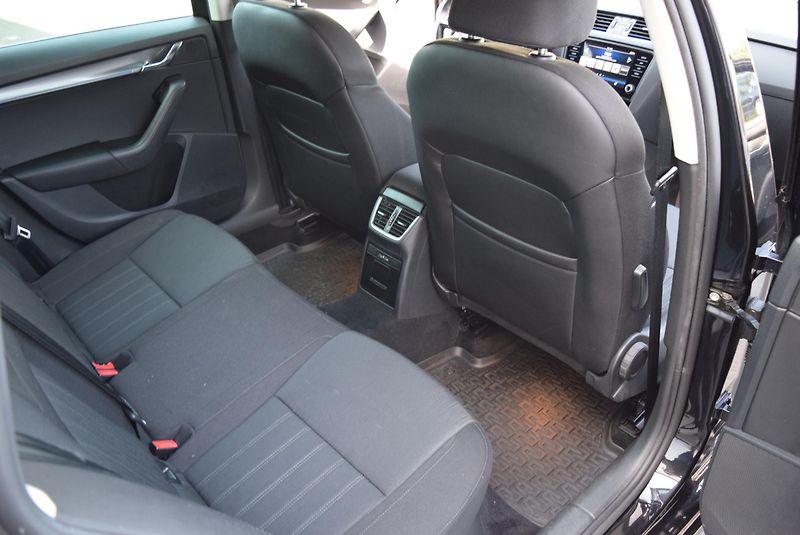 Škoda Octavia (2019) 1.5TSI 110kw AMBITION LED APP - fotka 43 z 49