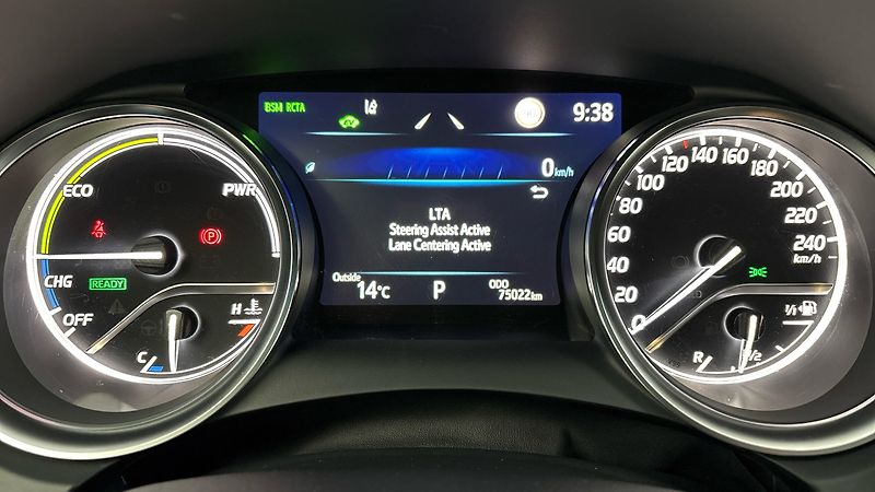 Toyota Camry 2.5 Hybrid AUT Executive - fotka 24 z 26