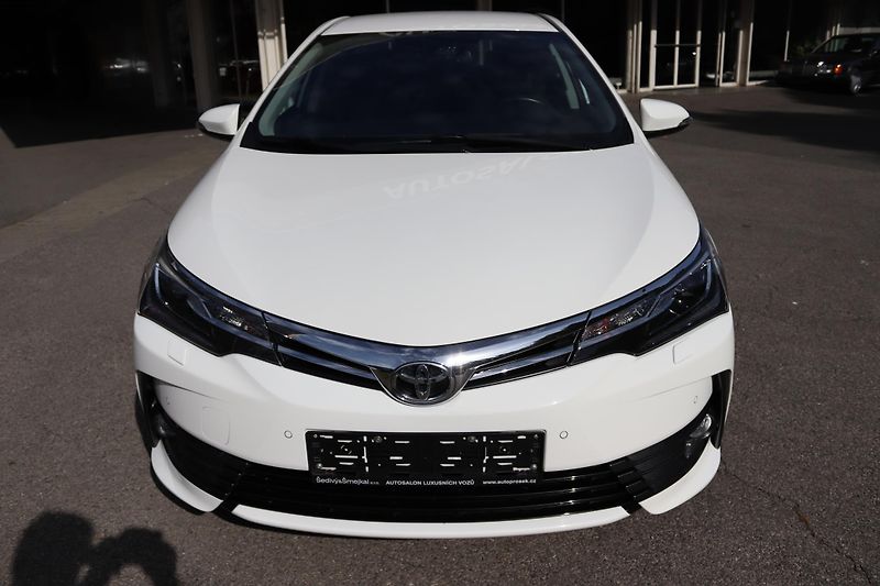 Toyota Corolla (2018) Toyota Corolla Sedan 1.6 - fotka 3 z 60