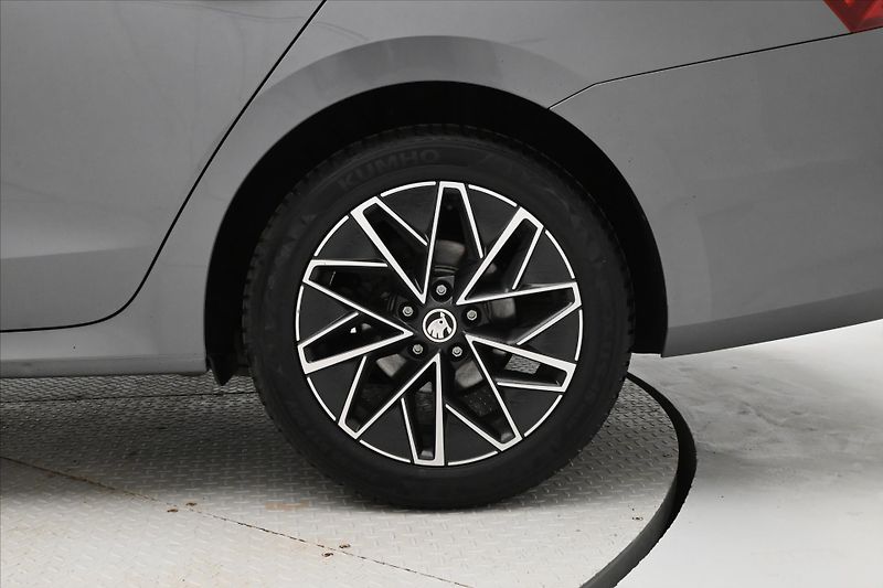 Škoda Octavia 2,0 TDI 110kW DSG NAVIGACE Zár - fotka 30 z 30