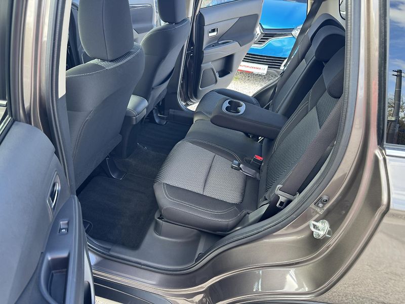 Mitsubishi Outlander (2021) 2.0i,MIVEC(110KW) DPH - fotka 22 z 40