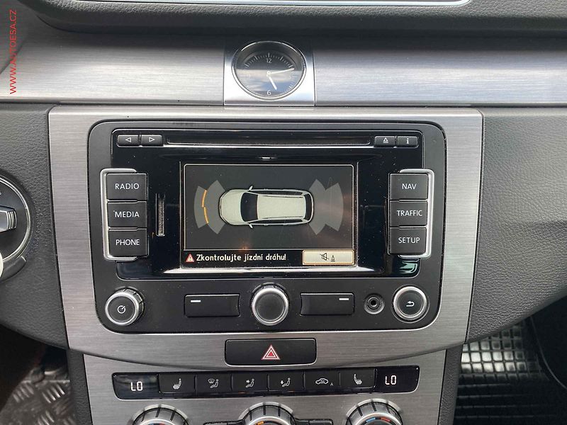 Volkswagen Passat (2013) 2.0 TDI, Navi, bixen - fotka 18 z 18