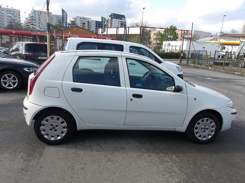 Fiat Punto 1,4i ČR 1.MAJ STK 07/2028 ! - fotka 7 z 21