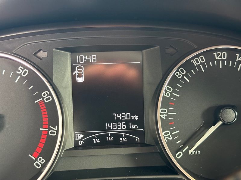 Škoda Fabia (2018) 1.0TSi VÝHŘEV SED. 100%KM - fotka 11 z 18